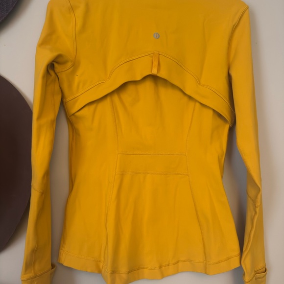 Lululemon define Jacket size 6 • gently used - Picture 4 of 4